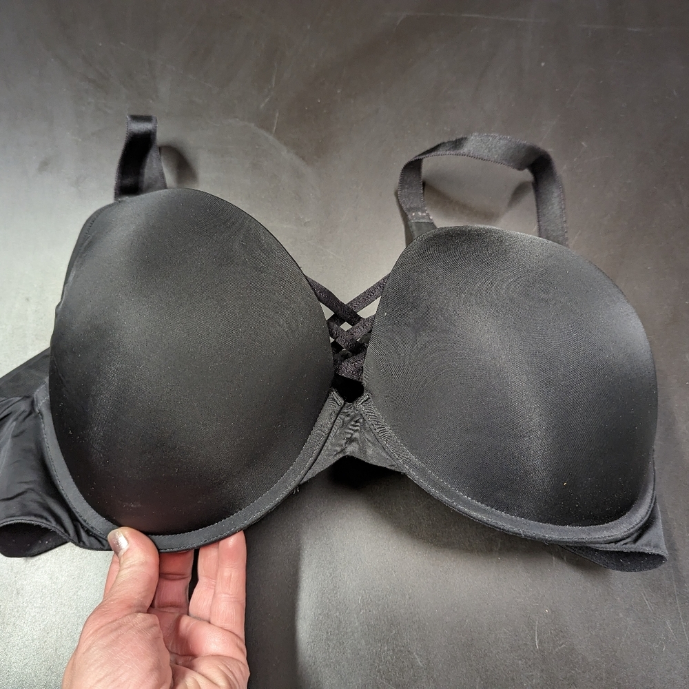 Torrid Curve Black Bra 42DD